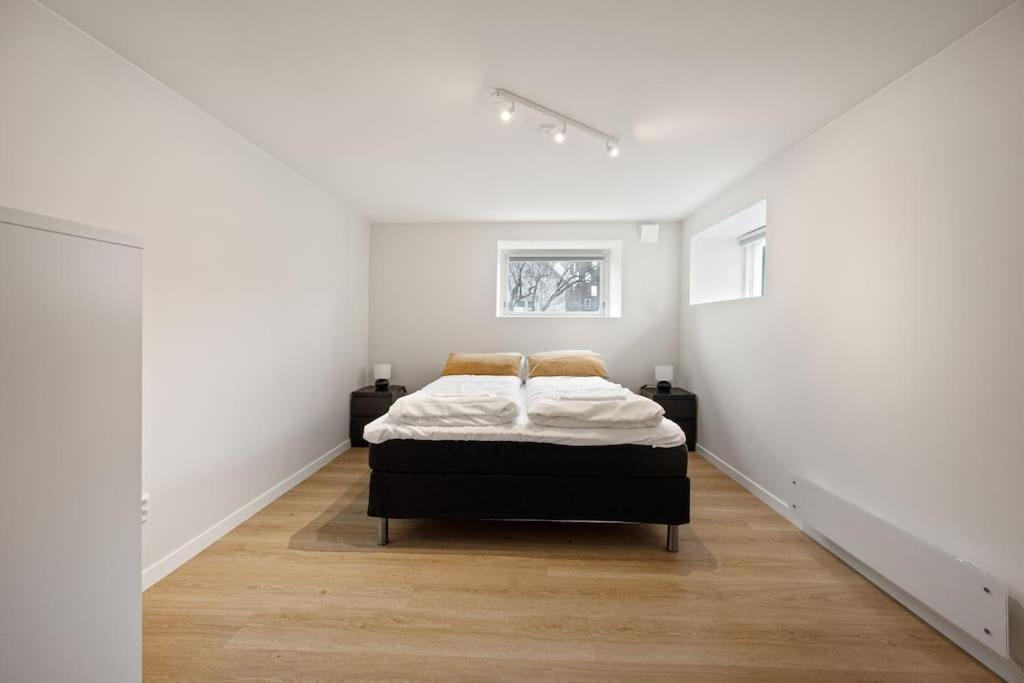 Practical Basement Apt With All Home Comforts Close To City Centre Stavanger Eksteriør bilde