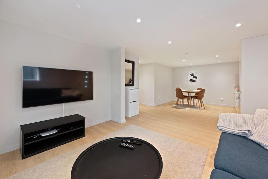 Practical Basement Apt With All Home Comforts Close To City Centre Stavanger Eksteriør bilde