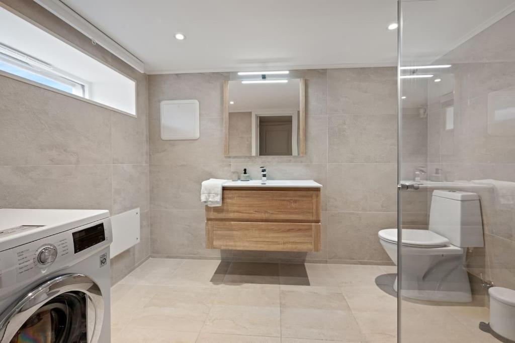 Practical Basement Apt With All Home Comforts Close To City Centre Stavanger Eksteriør bilde